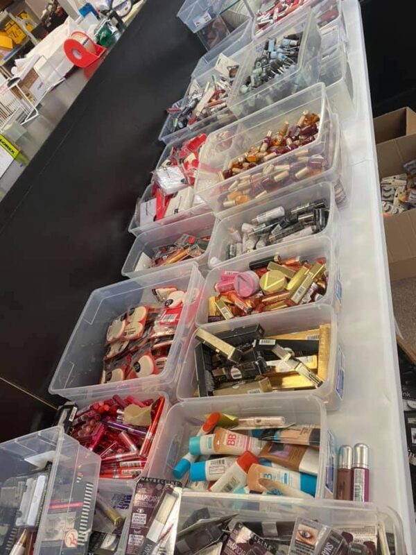 345920498_1277295669865154_7717210304462870158_n-3 All In One Makeup Pallet